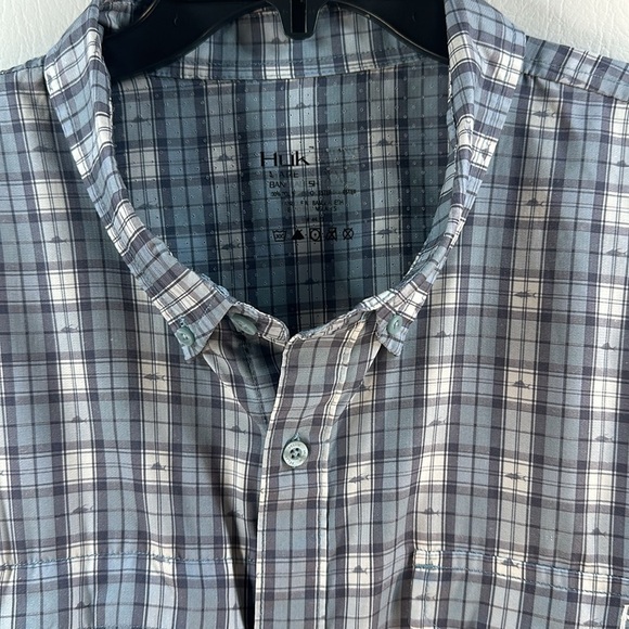Huk Short Sleeve Plaid Button Down Shirt, XXL - Picture 6 of 7